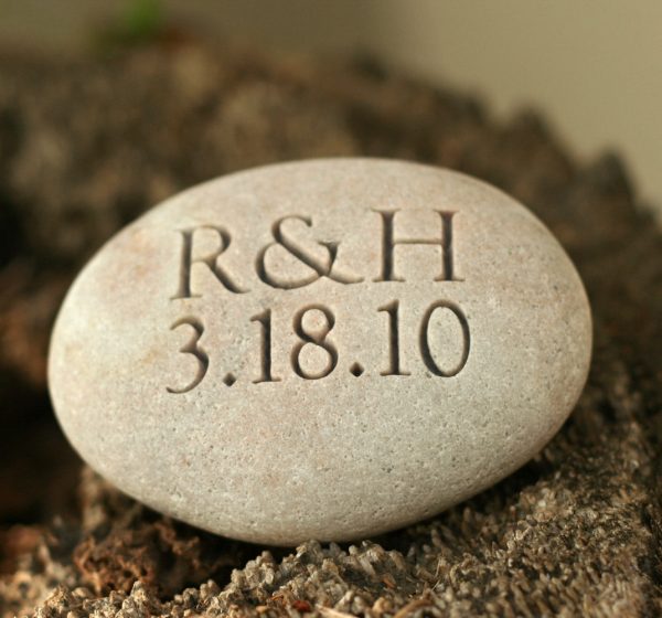 Oathing Stone - neo classic design - for wedding, anniversary or commitment by SJ-Engraving Online Sale