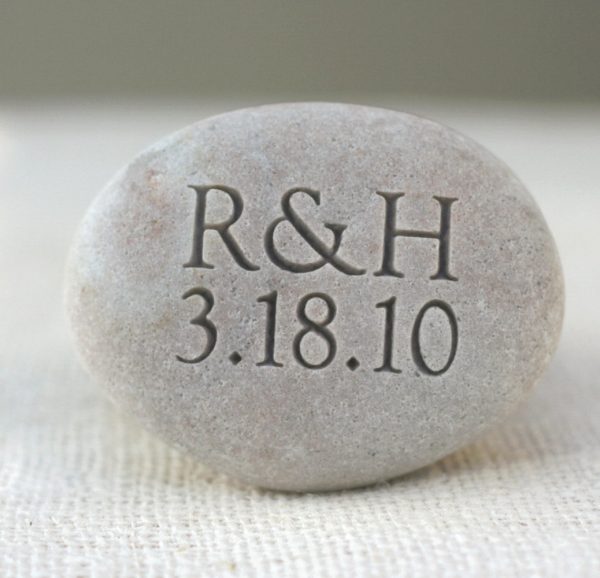 Oathing Stone - neo classic design - for wedding, anniversary or commitment by SJ-Engraving Online Sale