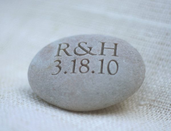 Oathing Stone - neo classic design - for wedding, anniversary or commitment by SJ-Engraving Online Sale