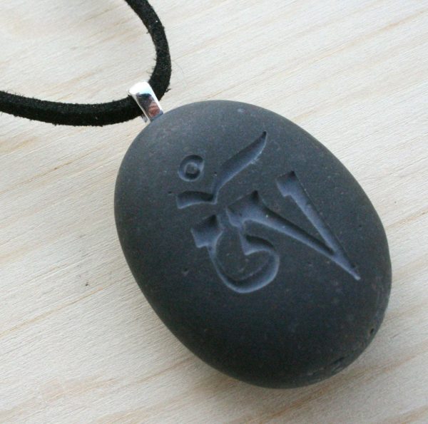 Tibetan Om - Tiny PebbleGlyph(c) Pendent - engraved beach stones Supply