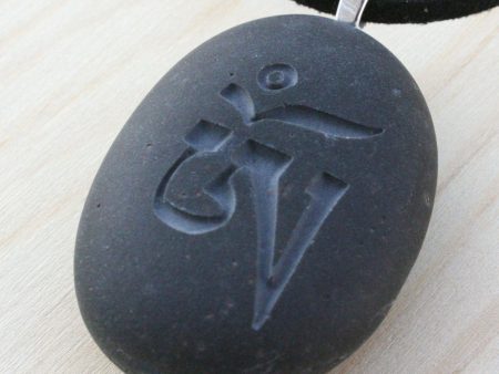 Tibetan Om - Tiny PebbleGlyph(c) Pendent - engraved beach stones Supply